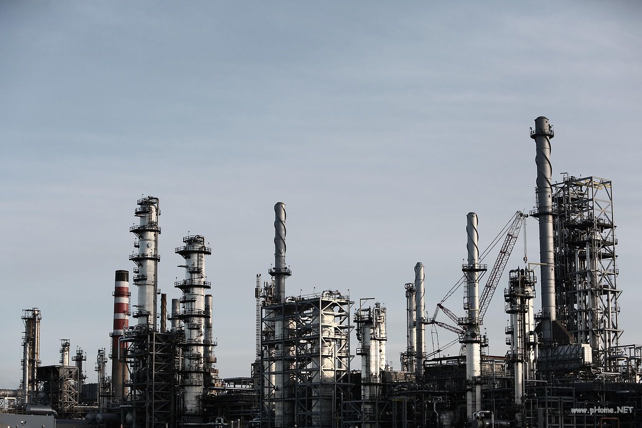 industry-g26a368244_1280.jpg