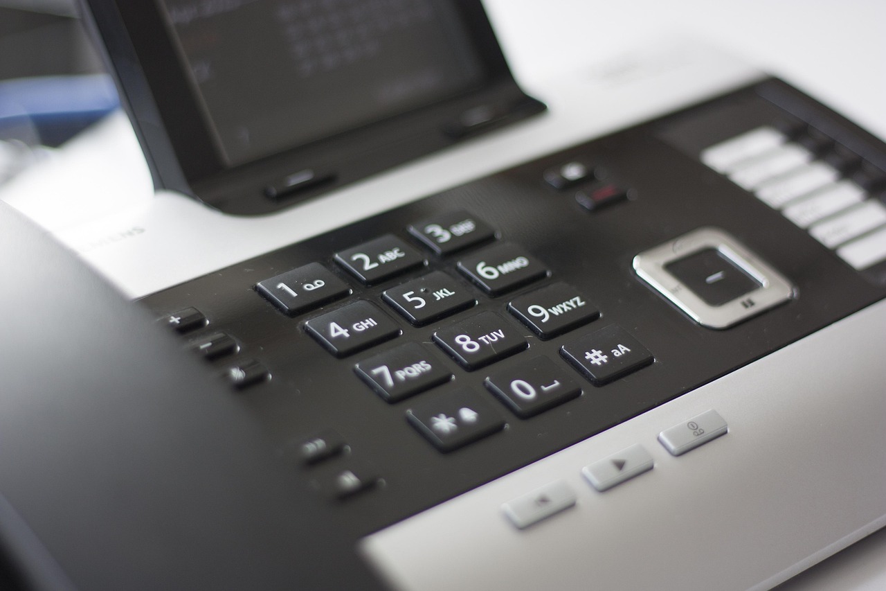 phone-gf38de18c0_1280.jpg